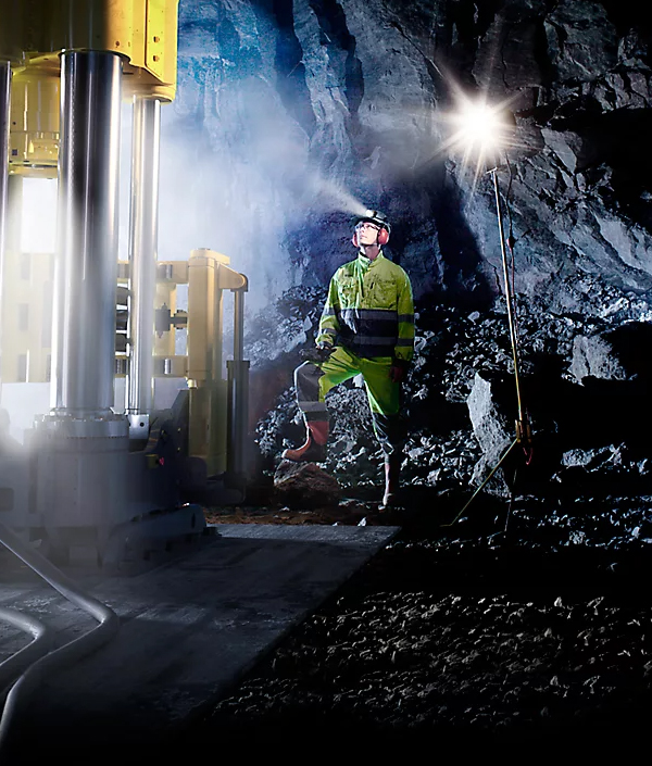 Adaptable to complex working conditions under high temperature and high pressure in underground wells